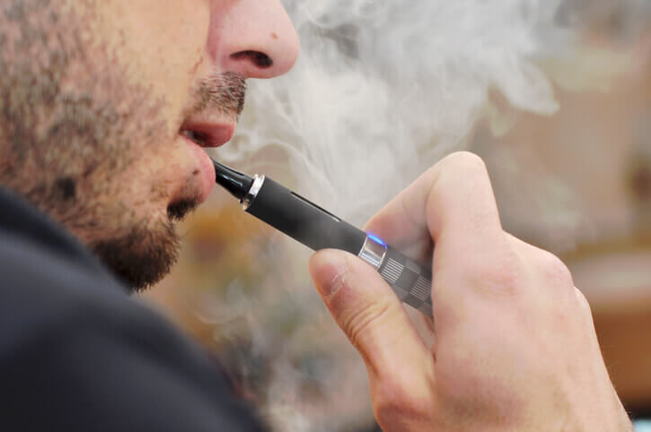 Vaping vs. smoking what are the differences Uniprix